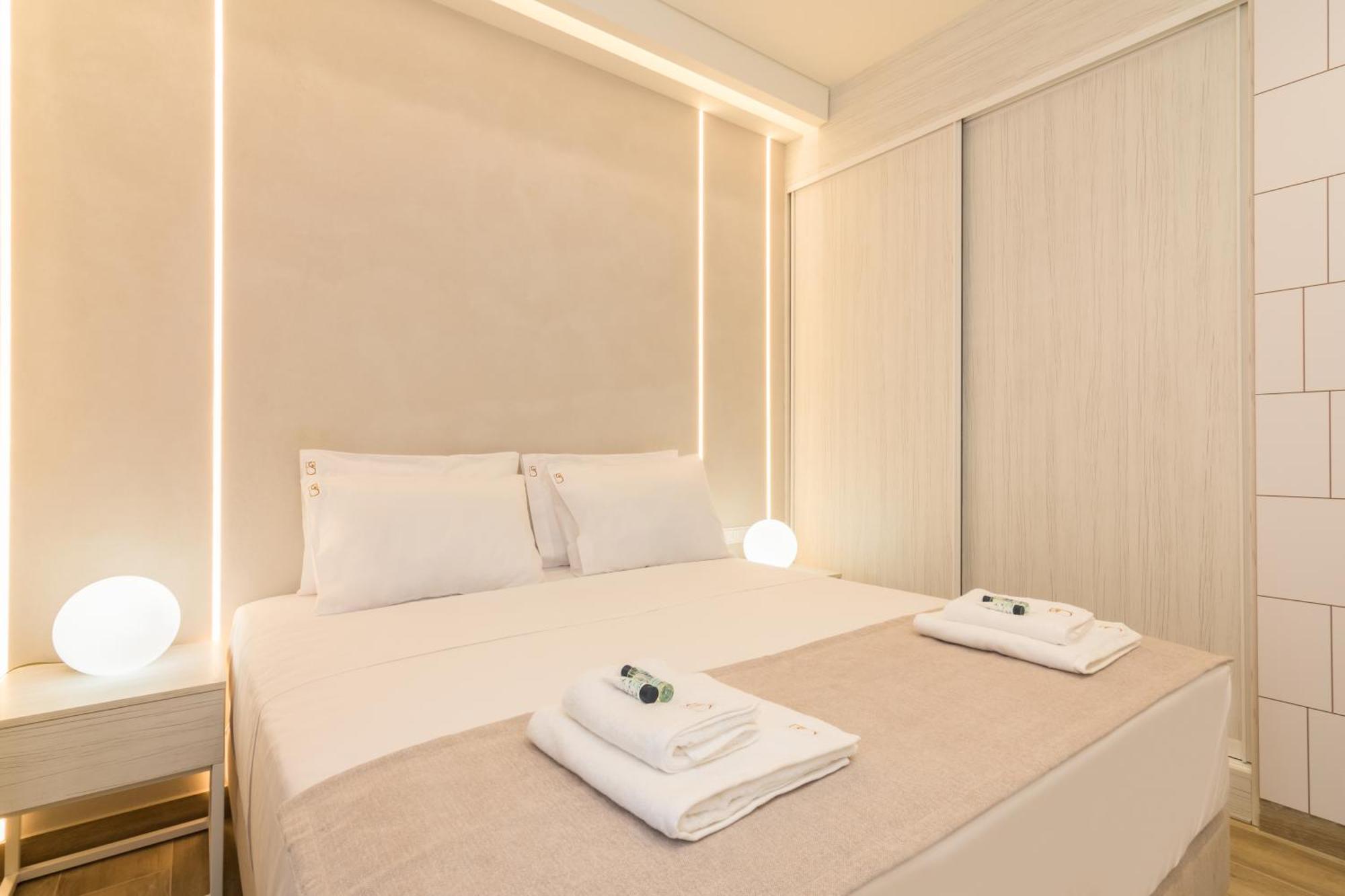 Socrates Fully Equipped Apartments With Unique Design Atina Dış mekan fotoğraf